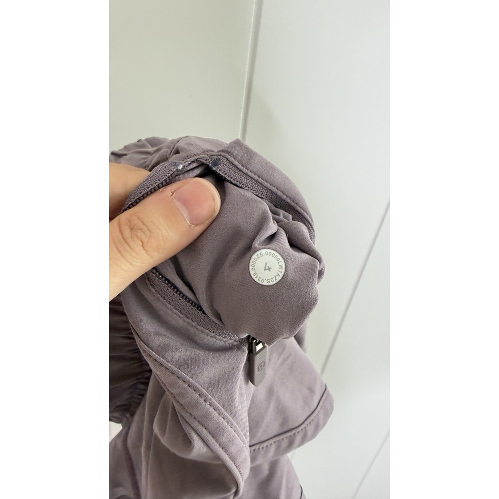 Lululemon Tracker V 4" Low Rise Short Women 4 Smoked Mulberry W7AA6S Swift Ultra - Picture 11 of 11